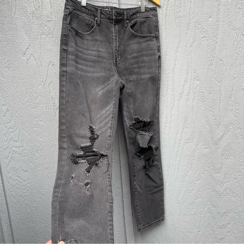 Black Distressed Highrise Mom Jeans Size 11 - Picture 2 of 4